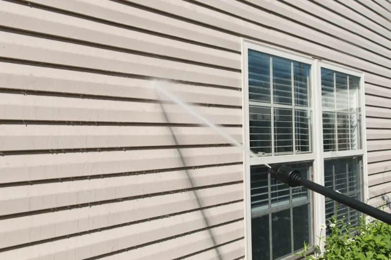 How to Clean Vinyl Siding